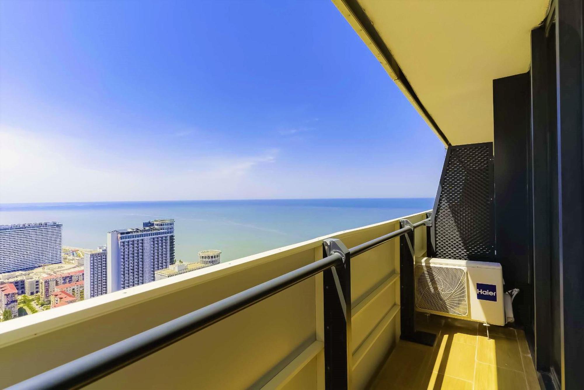 Luxury Beach Front Hotel Batumi Exterior foto