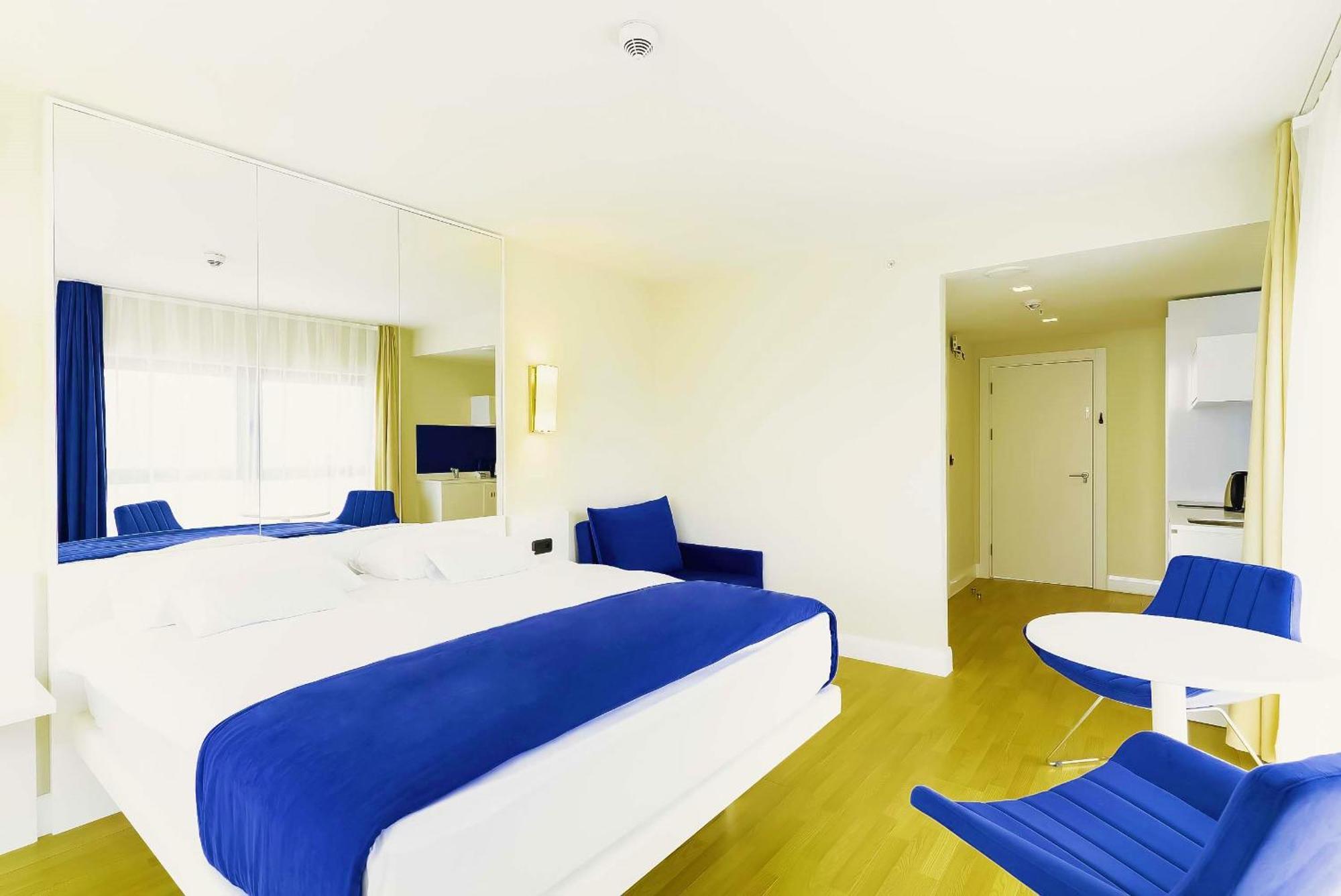 Luxury Beach Front Hotel Batumi Exterior foto