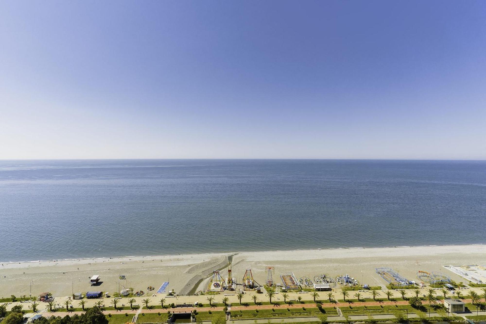 Luxury Beach Front Hotel Batumi Exterior foto