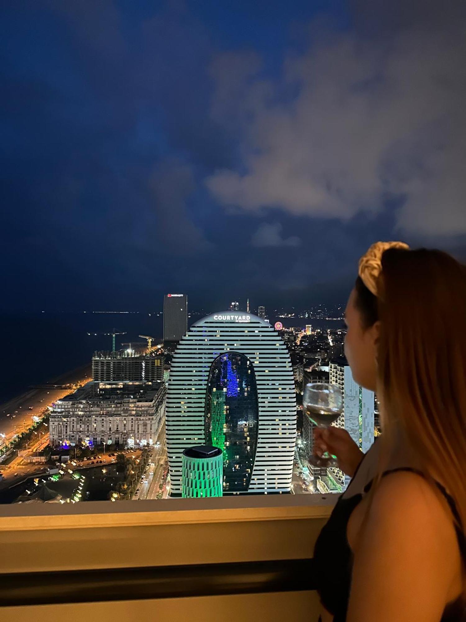 Luxury Beach Front Hotel Batumi Exterior foto