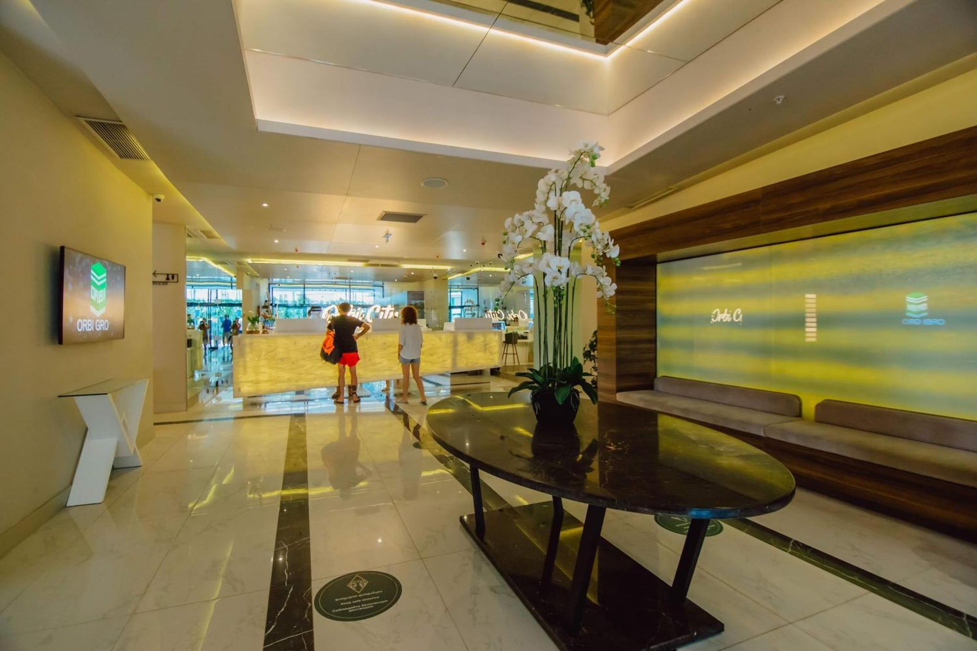 Luxury Beach Front Hotel Batumi Exterior foto