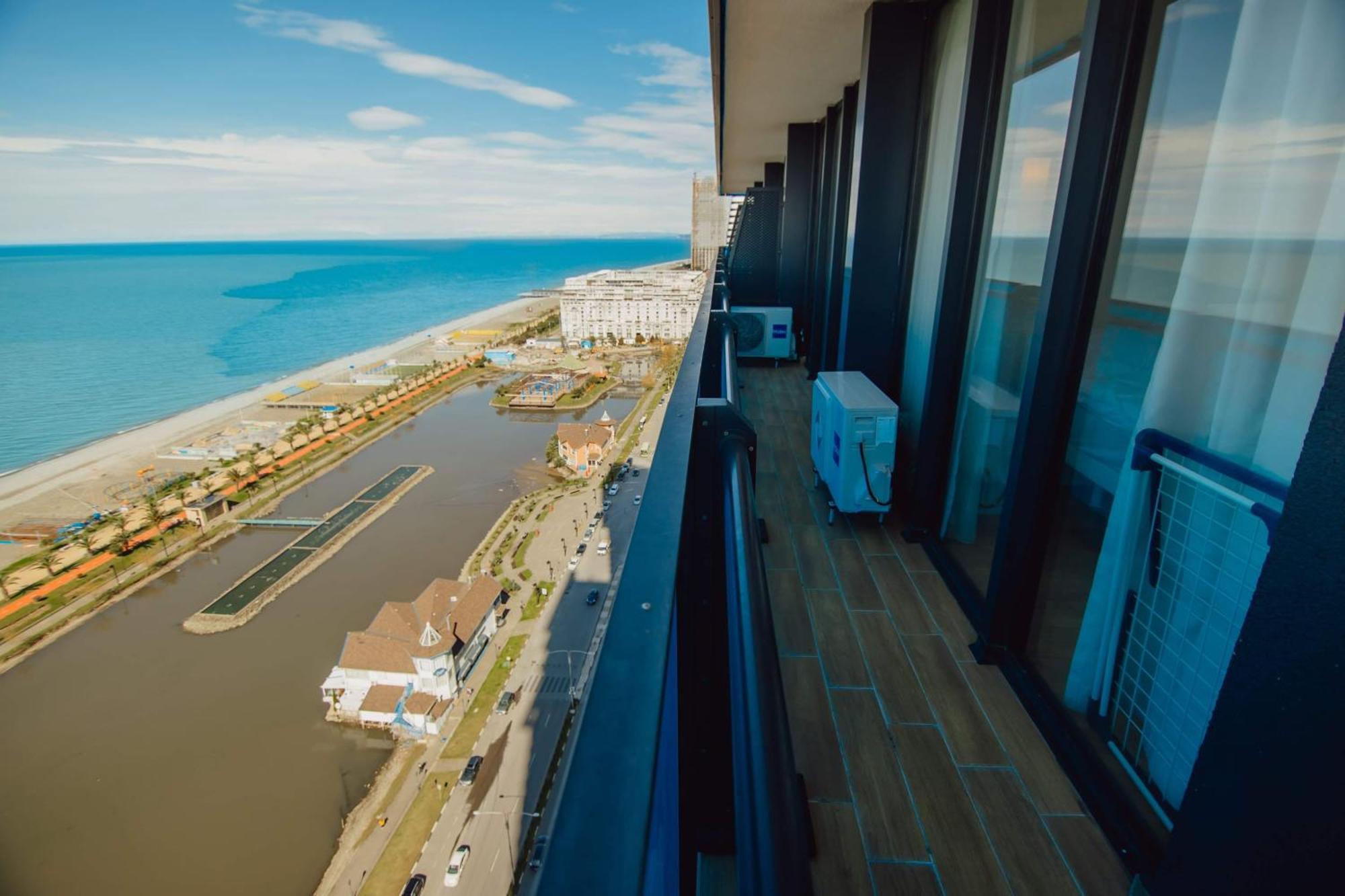 Luxury Beach Front Hotel Batumi Exterior foto