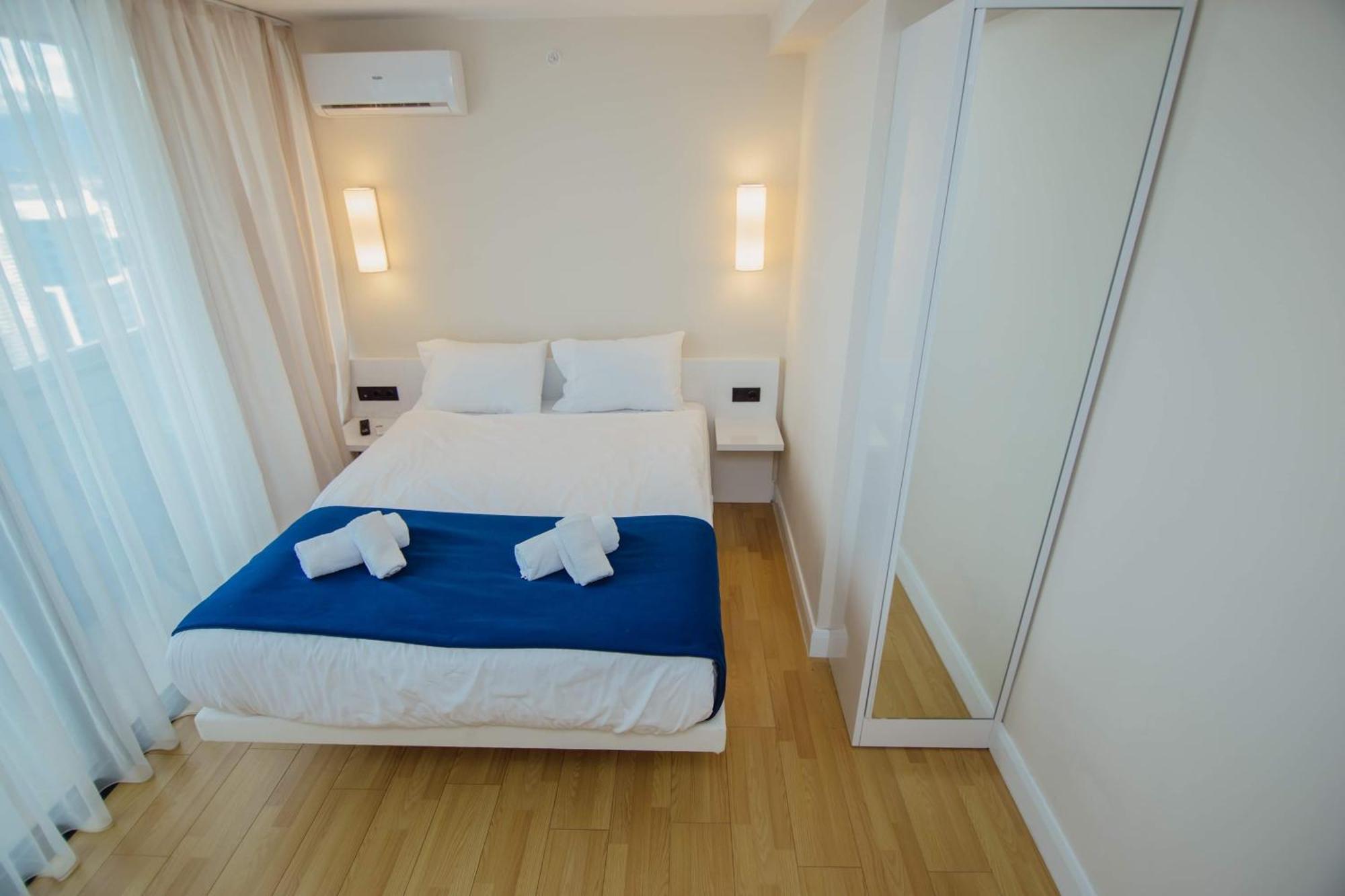 Luxury Beach Front Hotel Batumi Exterior foto