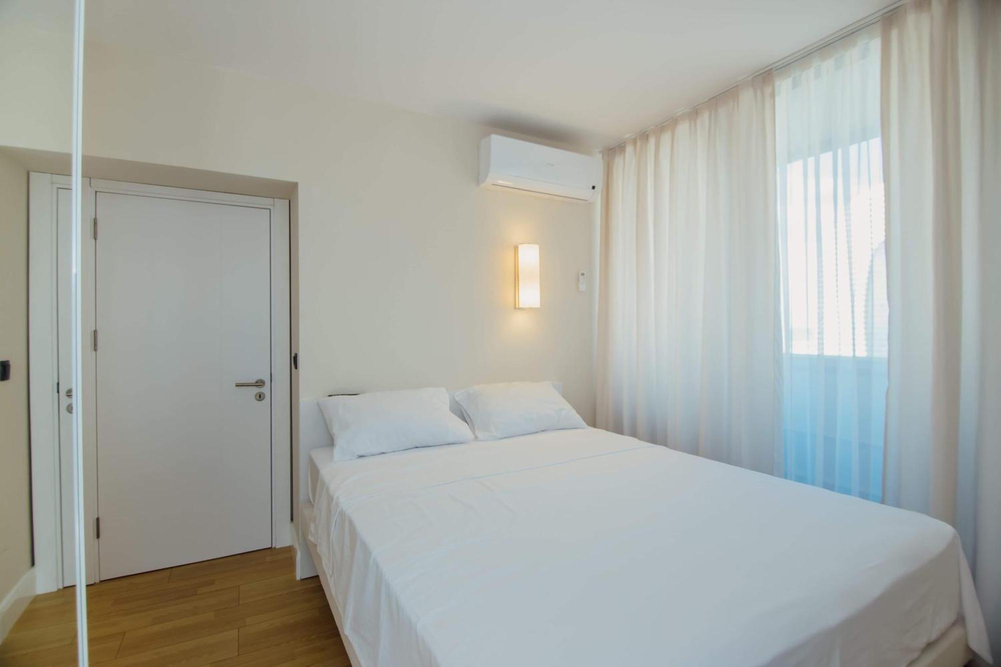 Luxury Beach Front Hotel Batumi Exterior foto