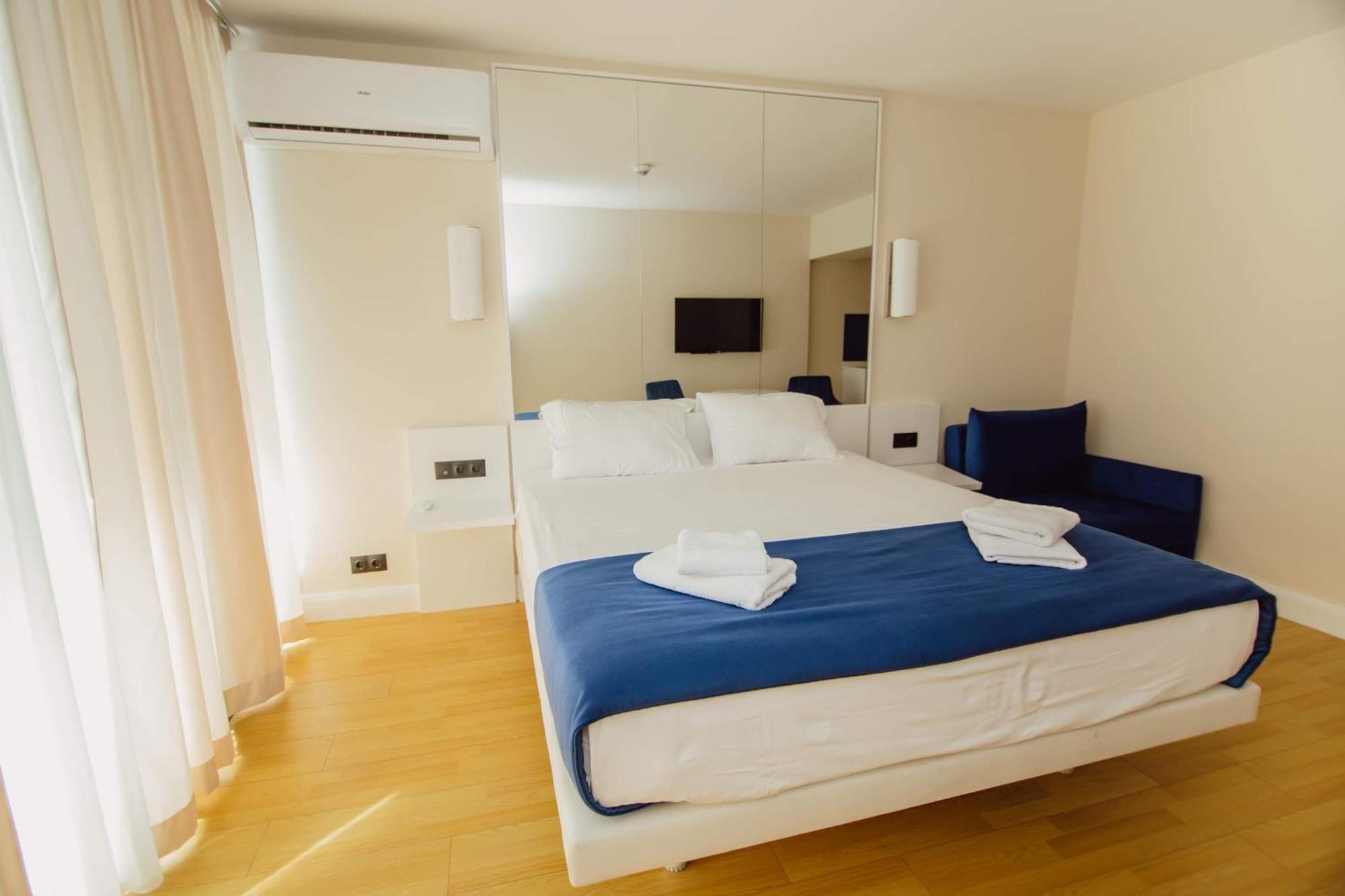 Luxury Beach Front Hotel Batumi Exterior foto